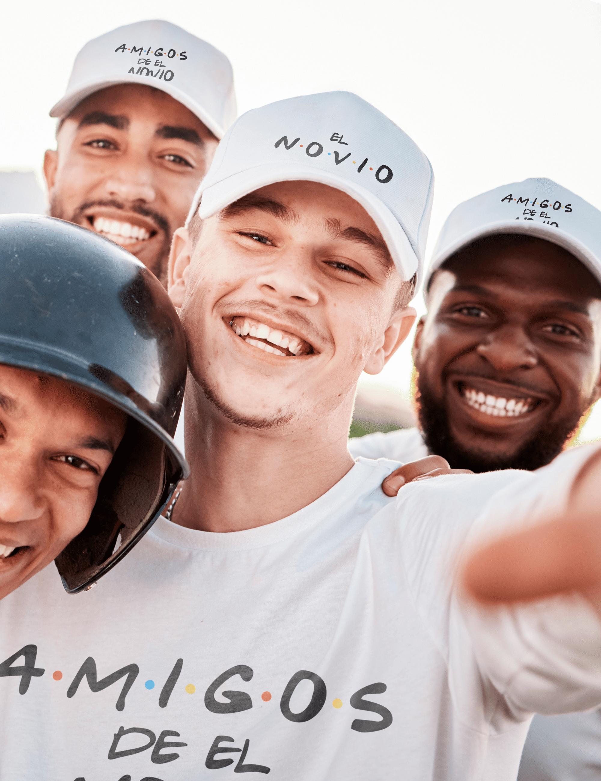 Grupo de amigos con gorras trucker Friends, amigos del novio en diferentes colores – Despedida de soltero